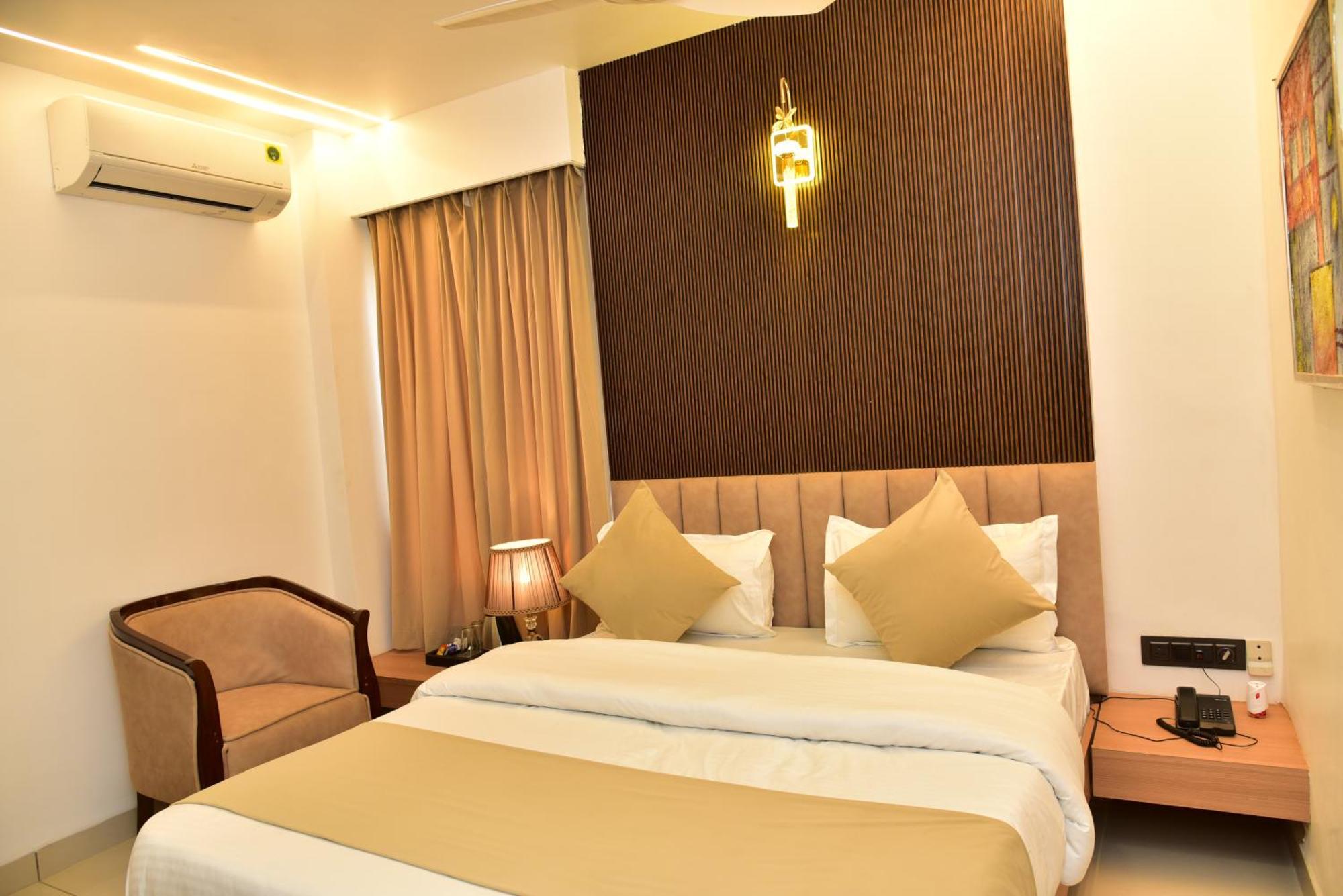 Hotel Divine Peak Pachmarhī Екстериор снимка