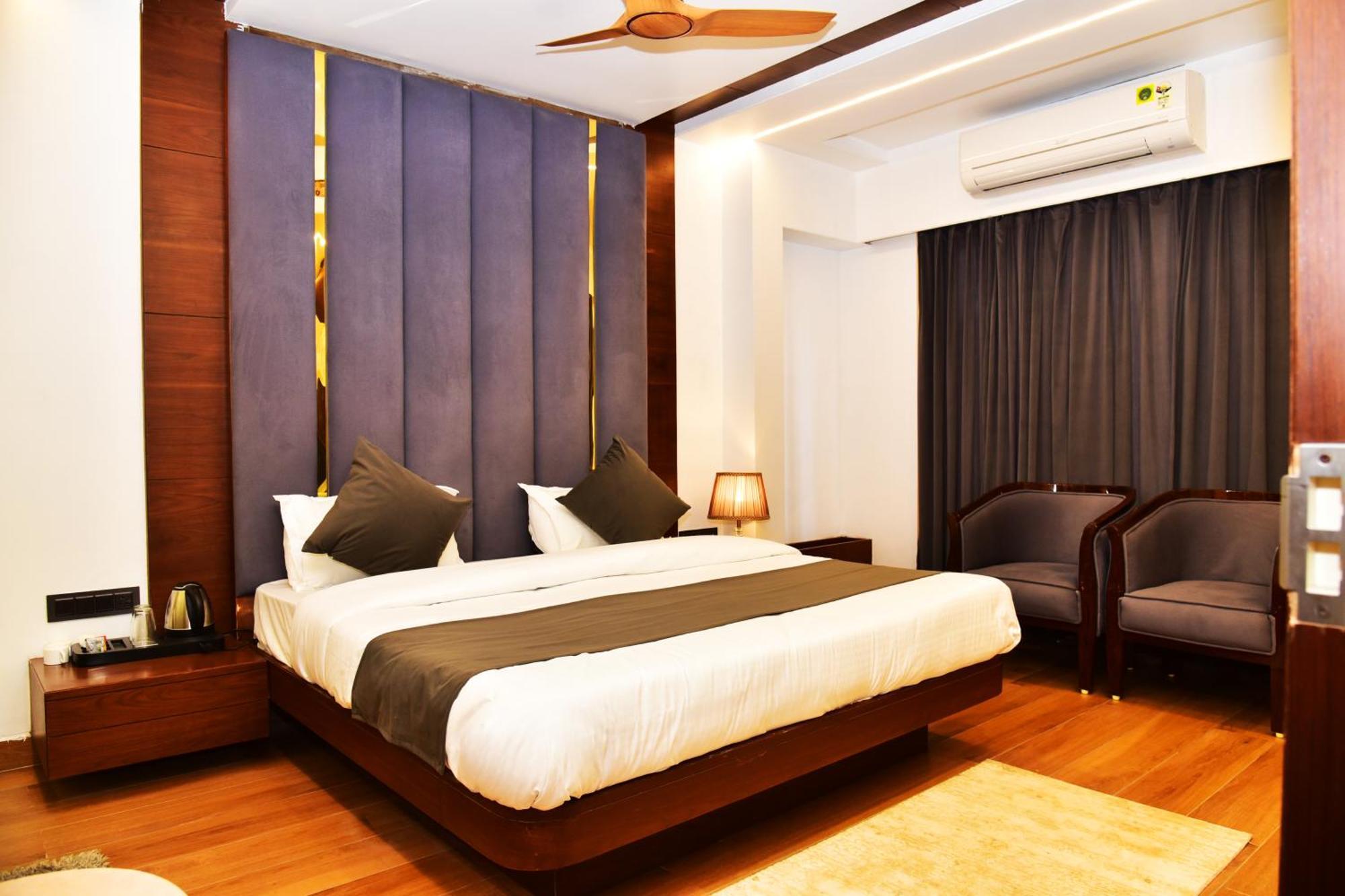 Hotel Divine Peak Pachmarhī Екстериор снимка
