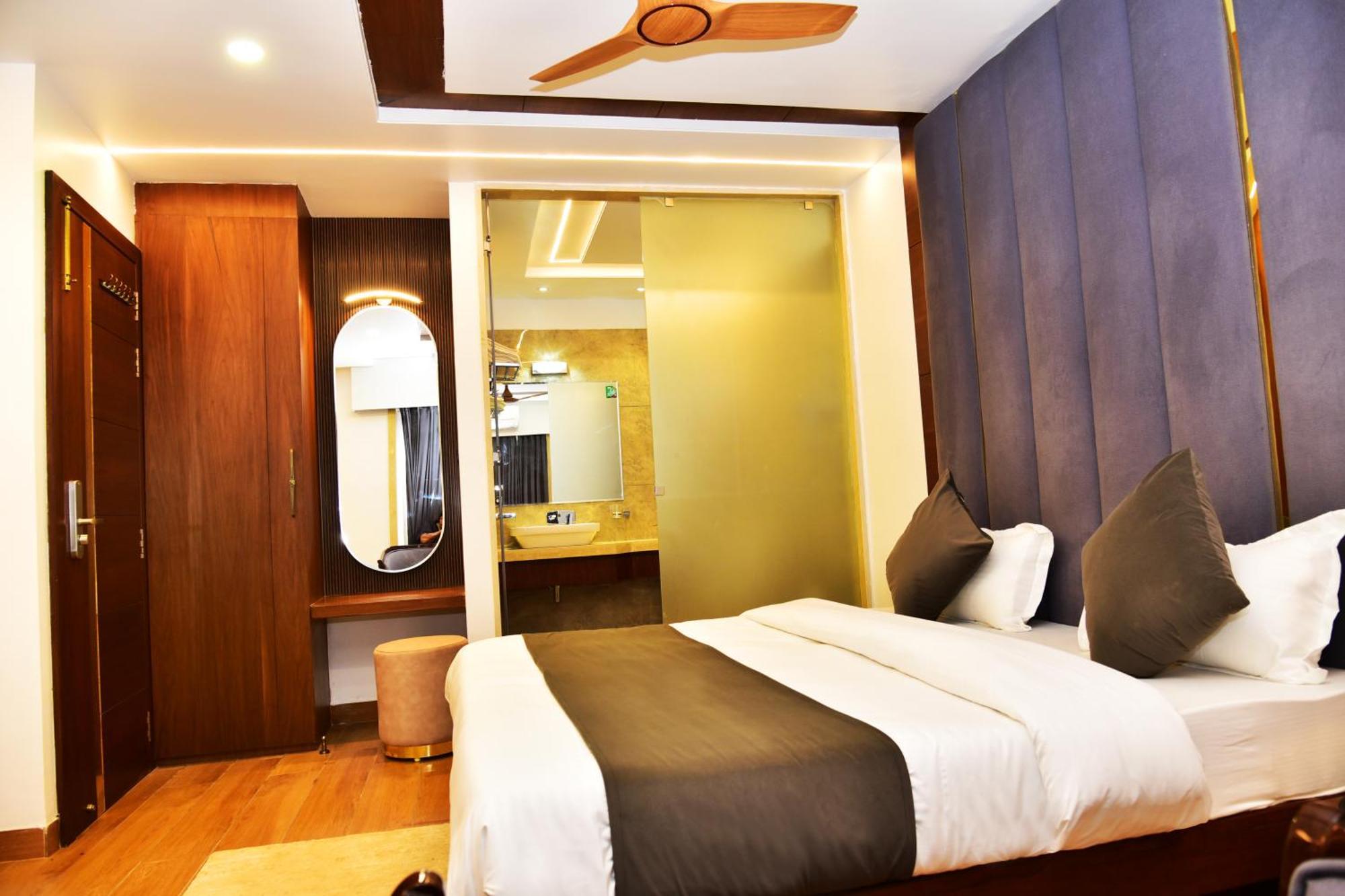 Hotel Divine Peak Pachmarhī Екстериор снимка