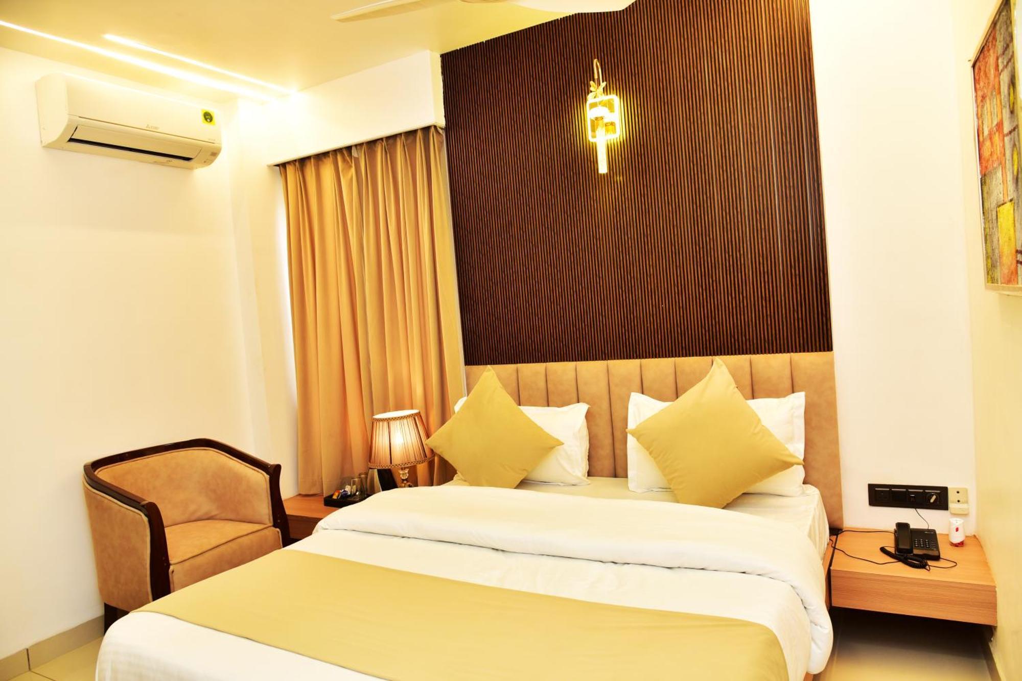 Hotel Divine Peak Pachmarhī Екстериор снимка