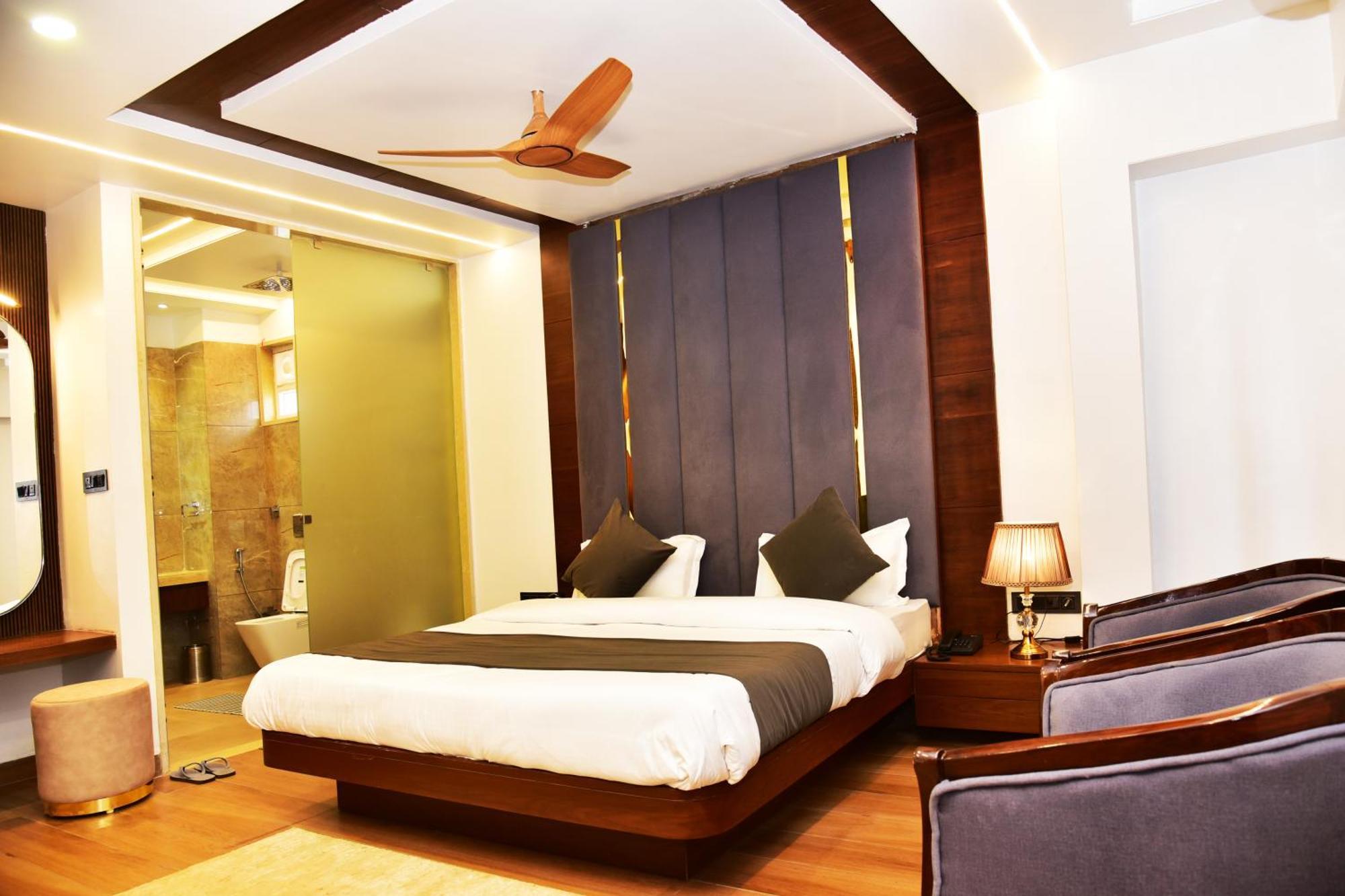 Hotel Divine Peak Pachmarhī Екстериор снимка