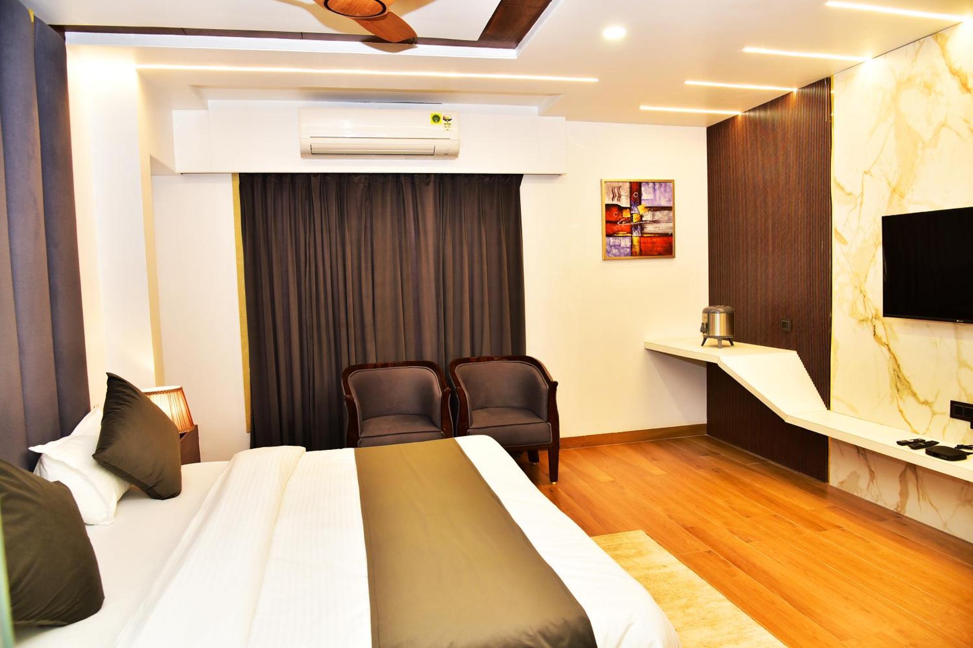 Hotel Divine Peak Pachmarhī Екстериор снимка