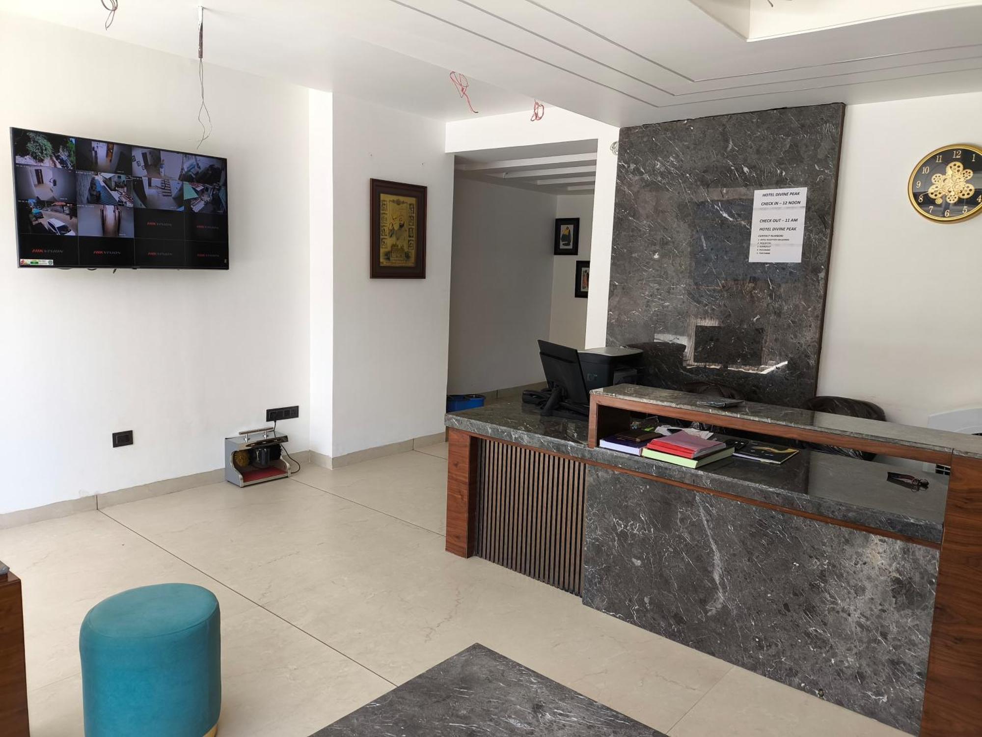 Hotel Divine Peak Pachmarhī Екстериор снимка