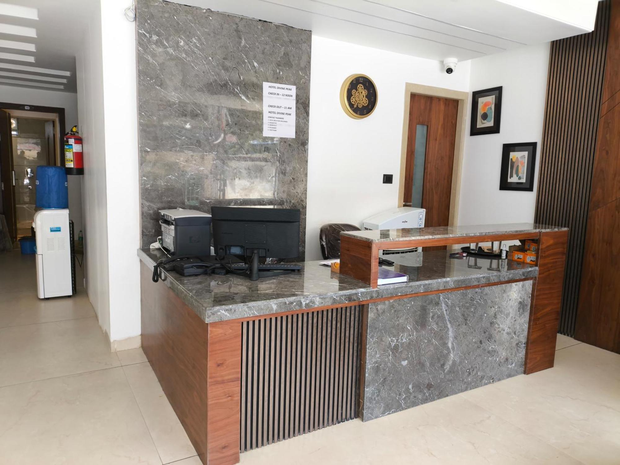 Hotel Divine Peak Pachmarhī Екстериор снимка