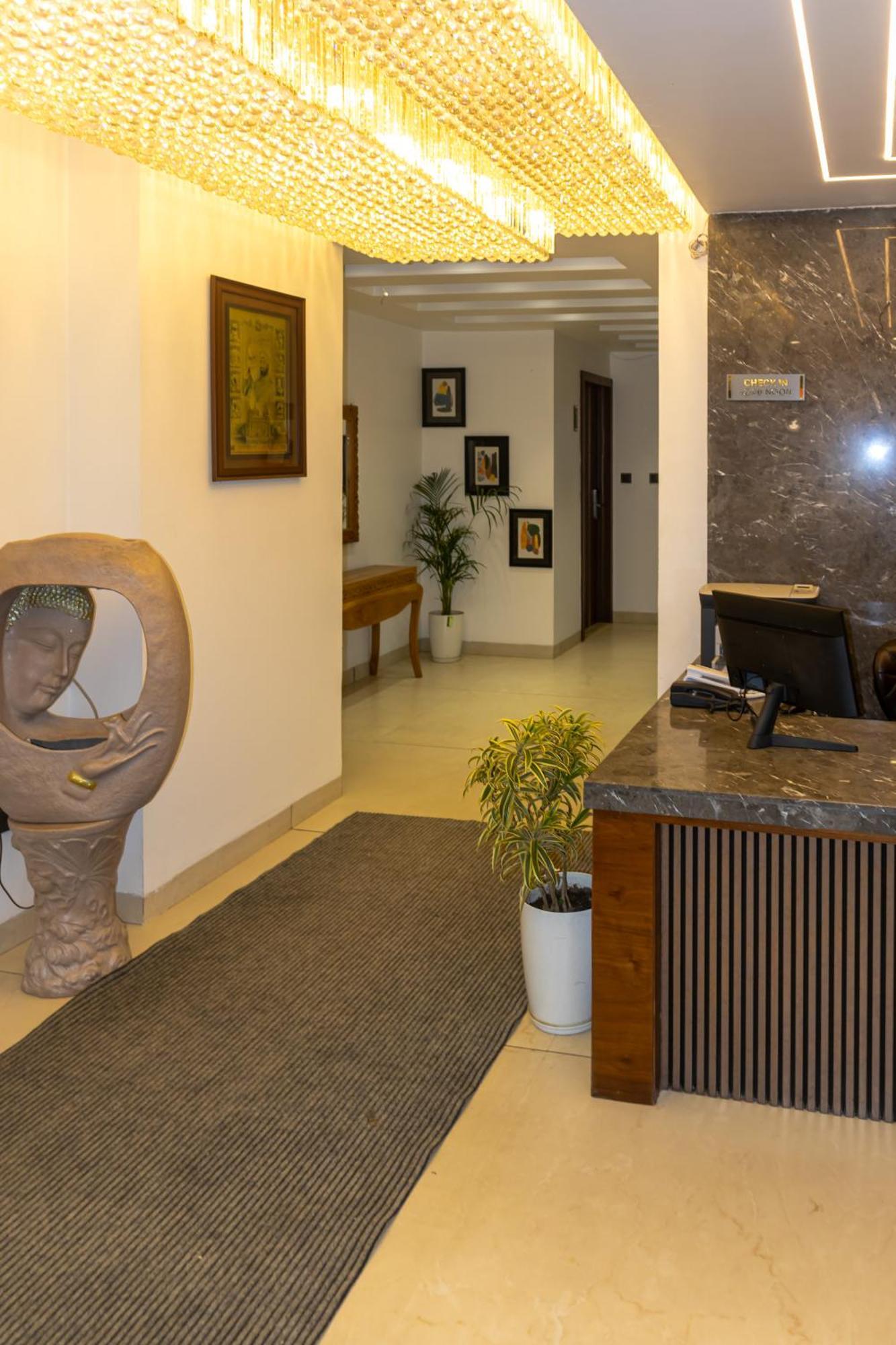Hotel Divine Peak Pachmarhī Екстериор снимка