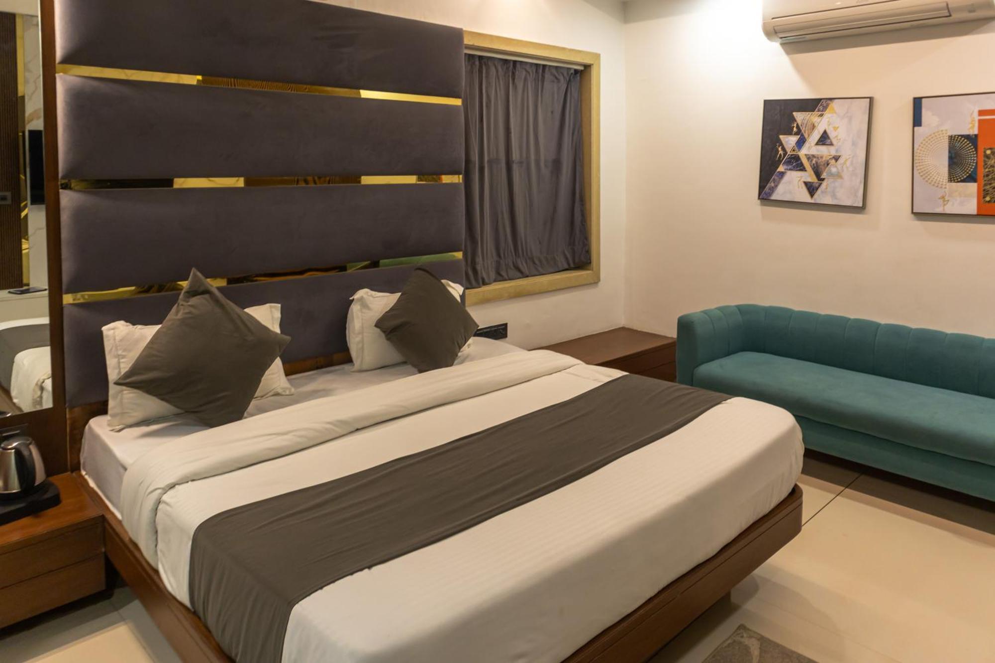 Hotel Divine Peak Pachmarhī Екстериор снимка