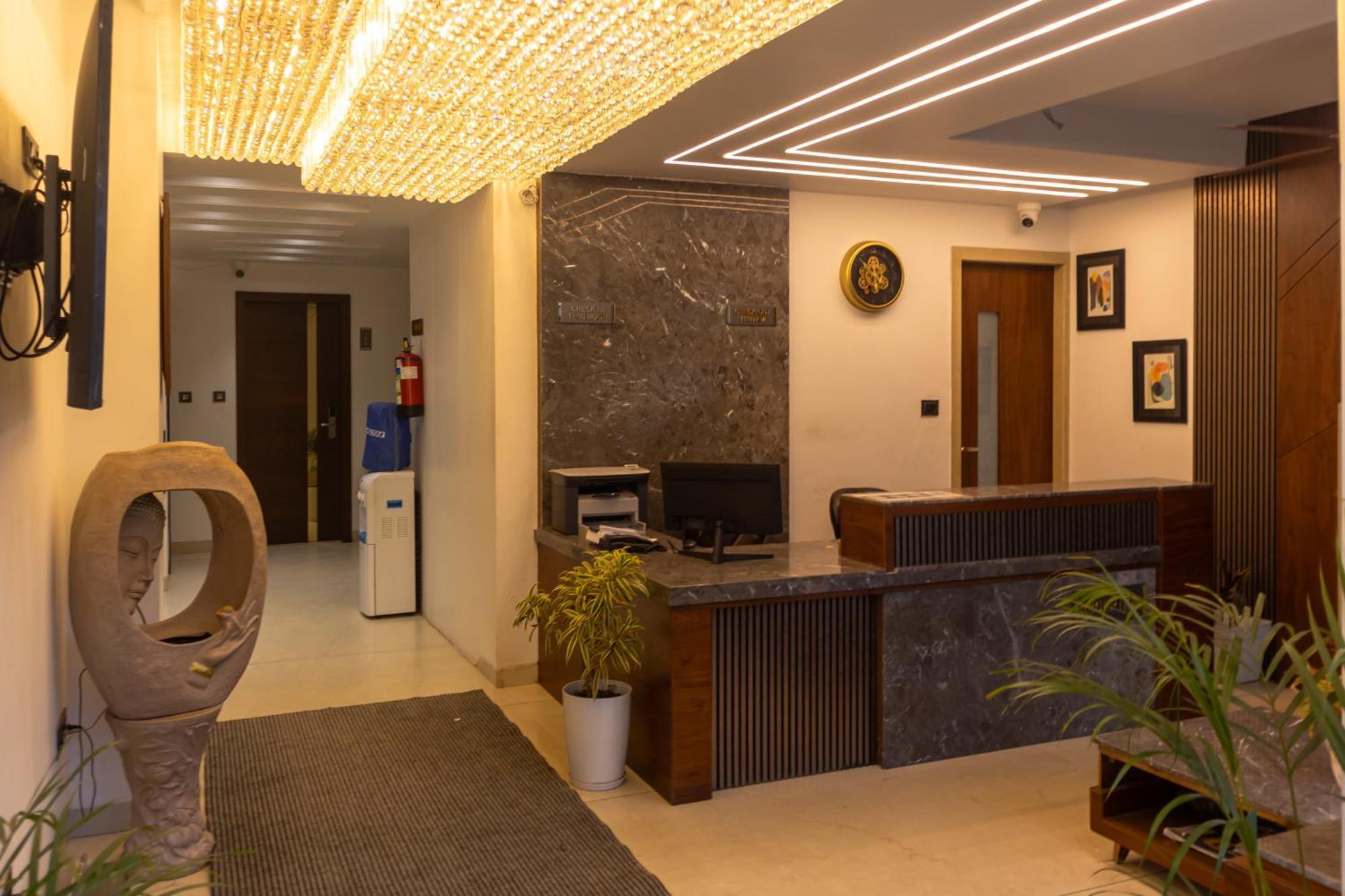 Hotel Divine Peak Pachmarhī Екстериор снимка